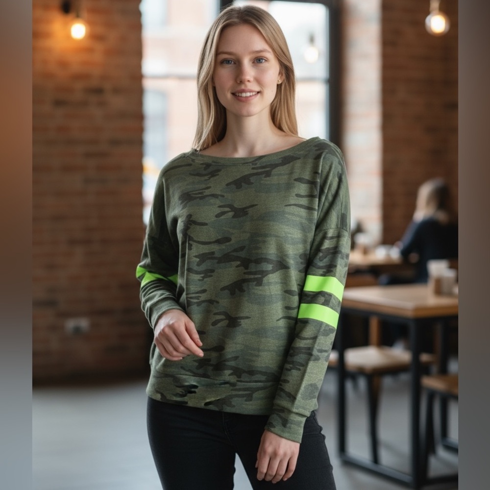Sundry for Evereve Camo Sweatshirt